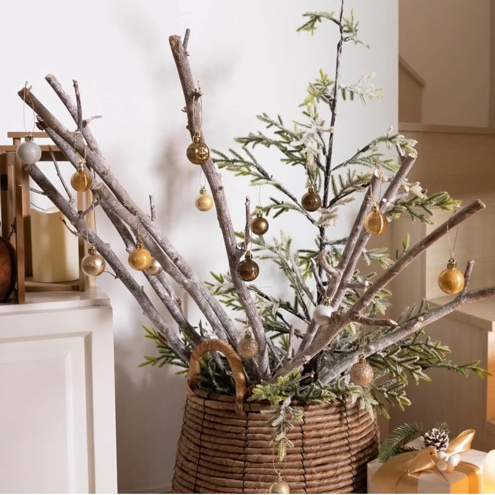 NEW Christmas Ornaments 49 Ornaments Gold Color Scheme Christmas Baubles - Picture 7 of 13